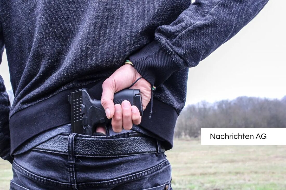 Jassin, 19, aus Wittenberg, reflektiert in seinen Songs über Mobbing und Identität. Er tourt 2025 mit RIN & Schmyt.