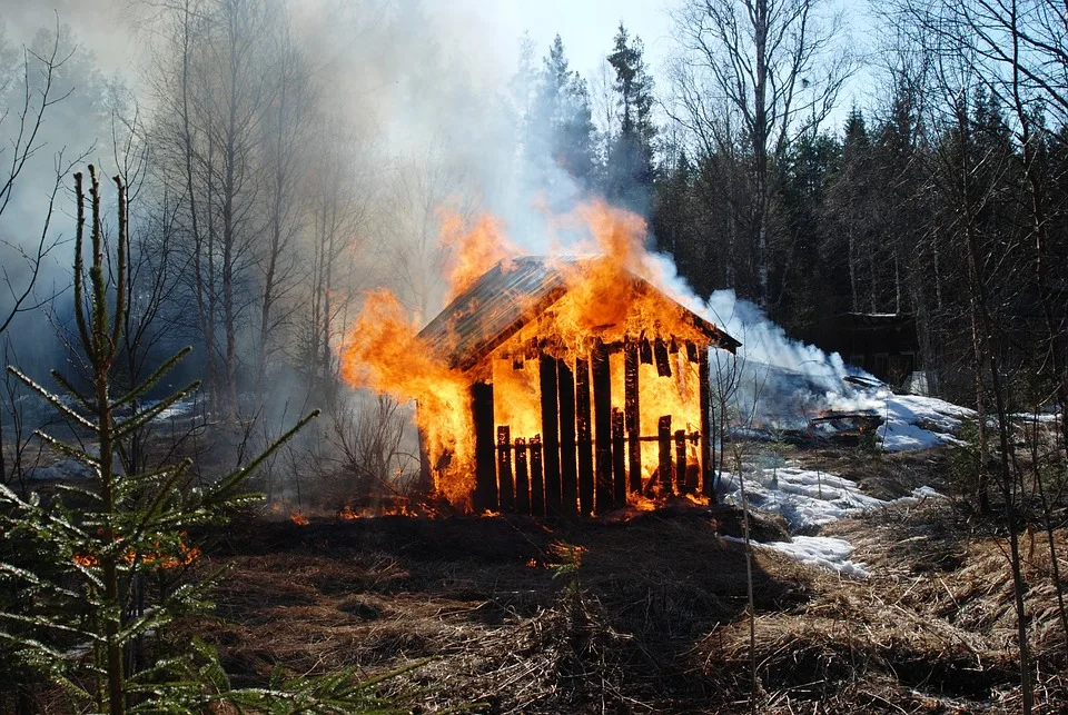 Feuer in stillgelegter Firma: Kripo ermittelt nach Brand in Hilchenbach