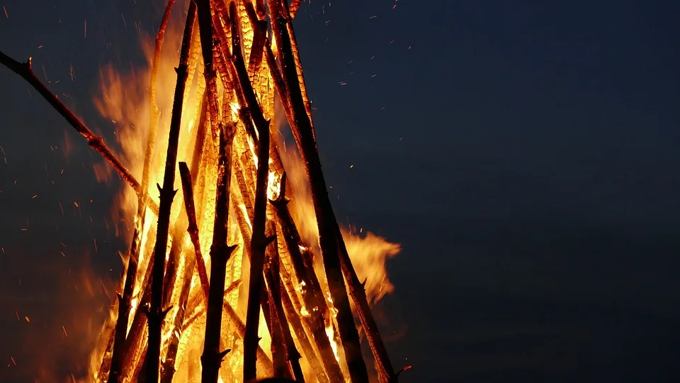 Feuer weckt Salzgitter Thiede: Millionen-Schaden nach nächtlichem Einsatz