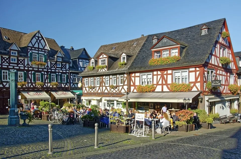 Gewaltiger Streit auf Marktplatz: 49-Jähriger nach Schlägen verletzt