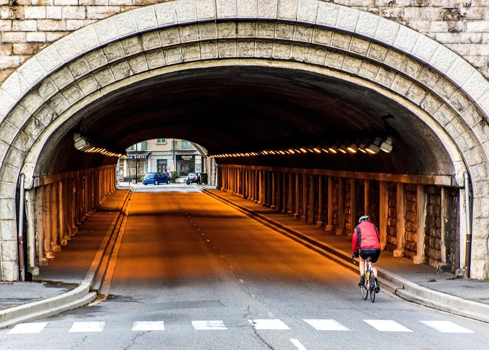 Junger Radfahrer bei Unfall in Gütersloh nahezu unverletzt – Zeugen gesucht