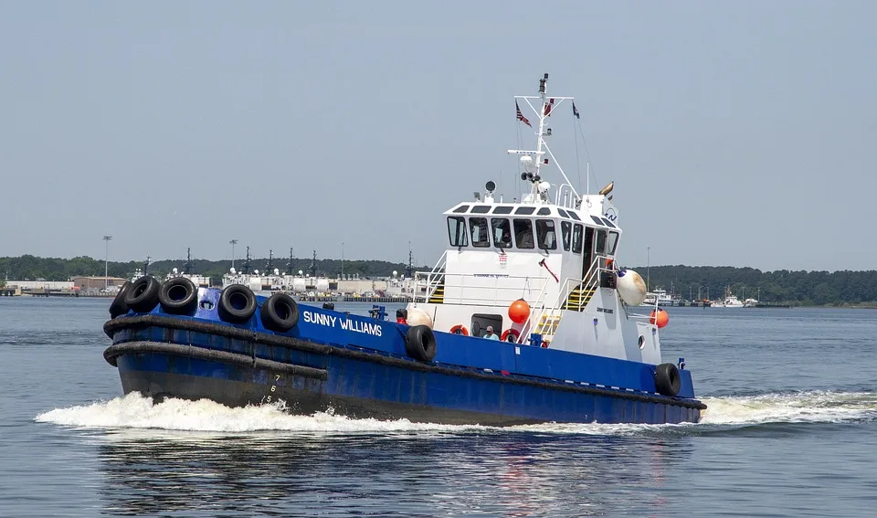 Nach langen Stunden: Schubboot  Hannelore  in Passau geborgen