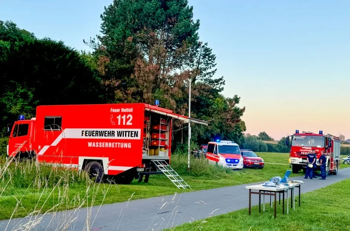 PKW-Notfall in der Ruhr: Feuerwehr rettet Fahrzeug in Stiepel