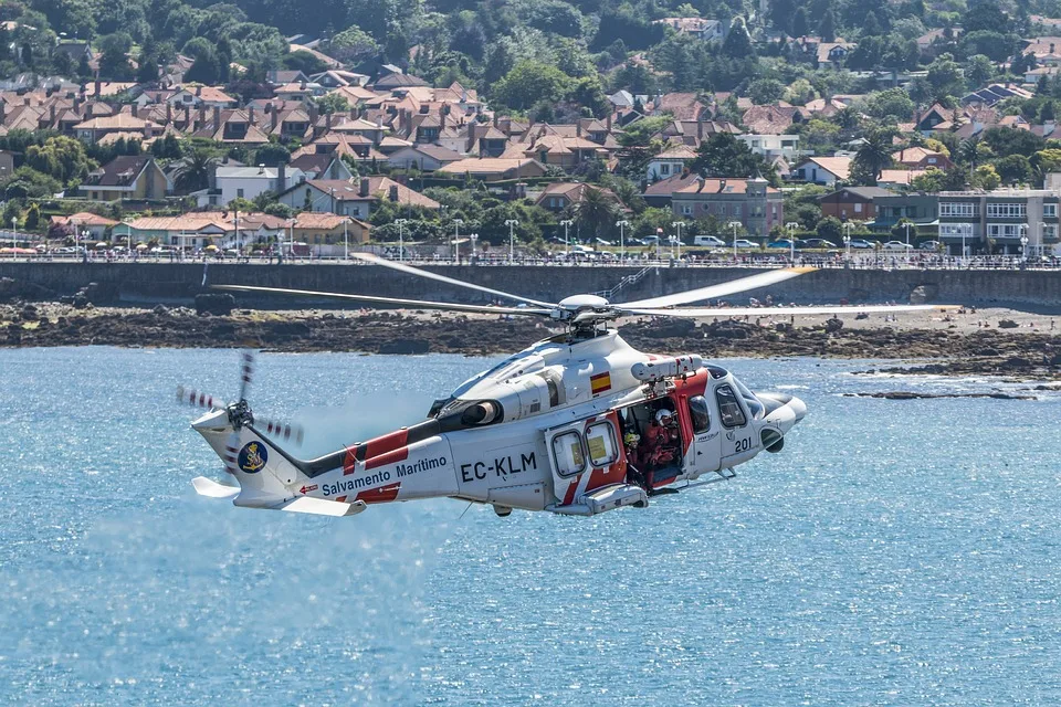 Rettungsaktion in Uentrop: Feuerwehr befreit verletzten Storch vom Funkmast