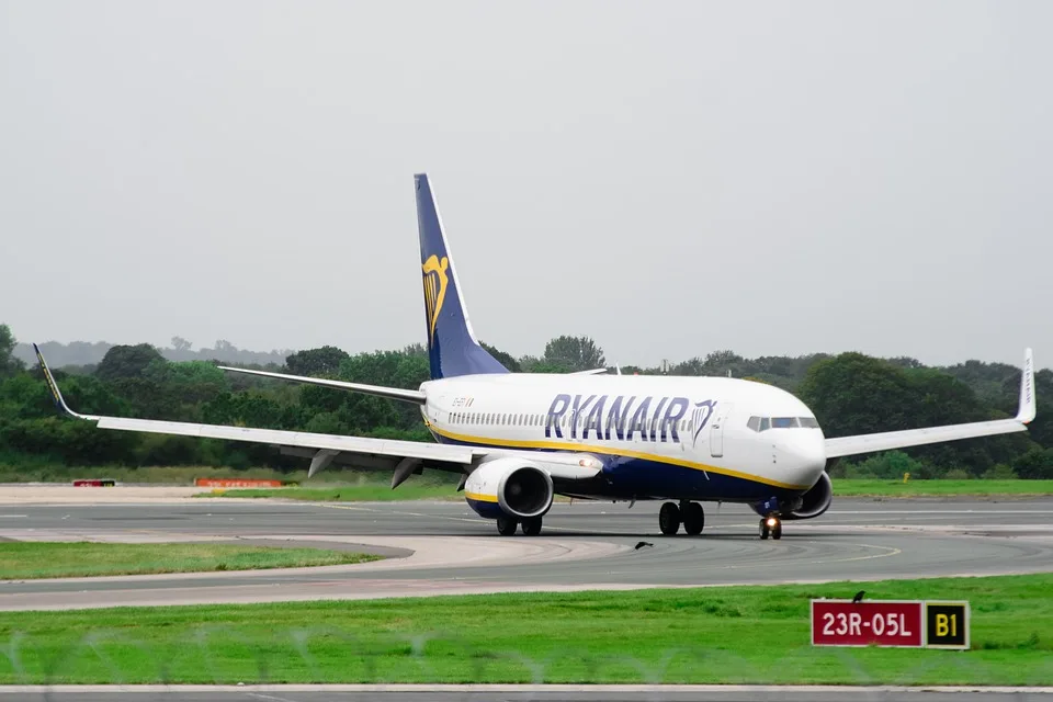 Ryanair sucht Flugbegleiter: In nur sechs Wochen ins Cockpit!