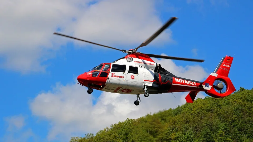 Schwerer Unfall auf der A5 bei Alsfeld: Rettungshubschrauber im Einsatz