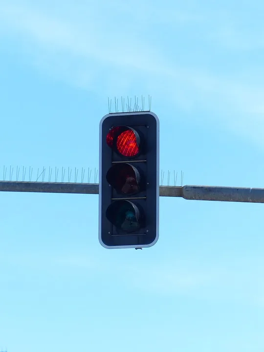 Verkehrsunfall in Sprendlingen: Kind auf Fahrrad verschwindet nach Kollision