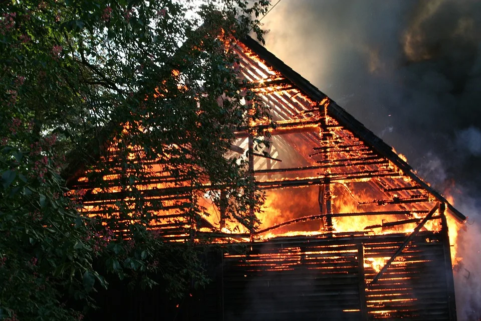 Waldbrandgefahr in Brandenburg: Luckenwalde kämpft gegen die Flammen