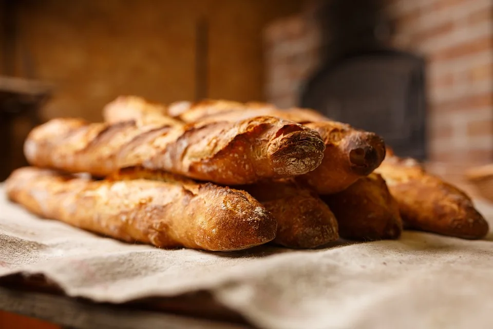 „Ein Baguette voller Glück: Léa Linsters Liebe zur deutsch-französischen Küche“