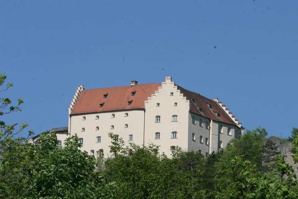 „Open-Air-Kino in Falkenburg:  Oskars Kleid  fördert Diversität“