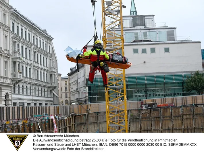 Baugrube-Drama: Arbeiter von stürzendem Gerüst schwer verletzt!