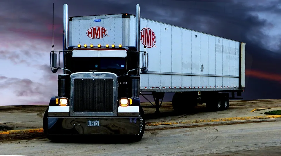 Blauer Lkw rammt Autos in Korschenbroich und fährt einfach fort!