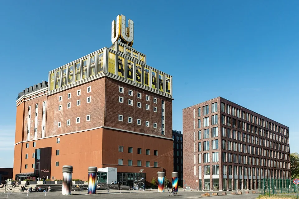 Dortmunds Protest-Tag: Rechte Zusammenkunft trifft auf CSD und Kinderrechts-Demo