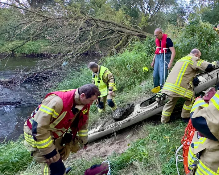 Drama auf der Hunte: Kajakfahrer von Feuerwehr in letzter Minute gerettet