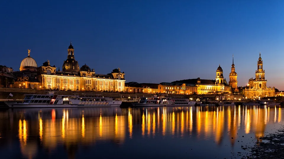 Dresden im Krisenmodus: Carolabrücke droht im Hochwasser zu versinken!