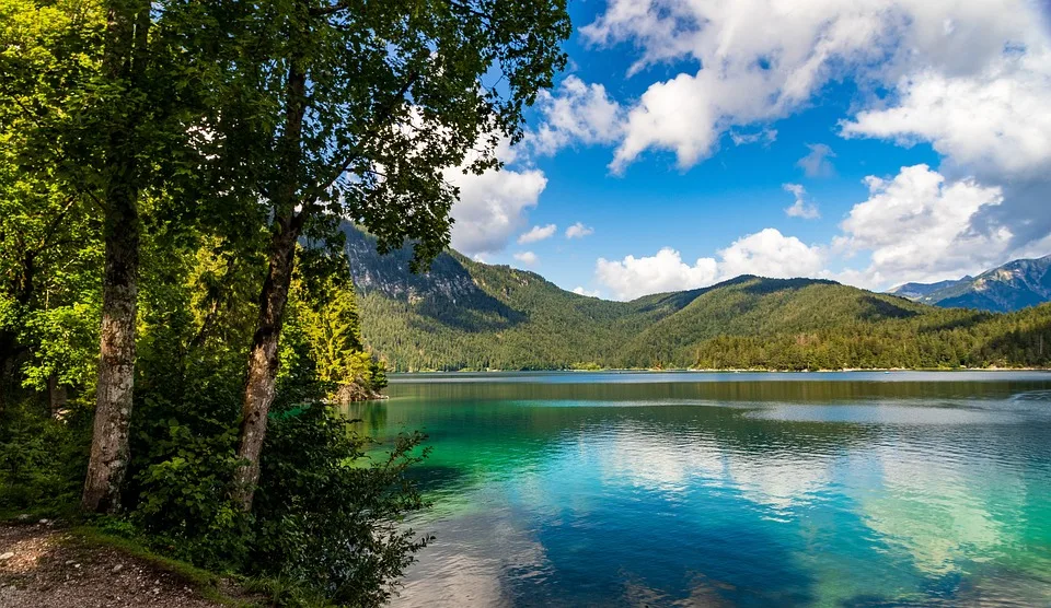 Eibsee-Stau: Anwohner kämpfen gegen Besucherströme im Hochsommer