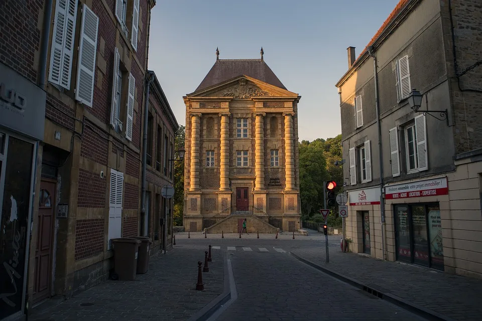 Entdecken Sie Charleville-Mézières: Bürgerreise zu Kunst und Kultur!