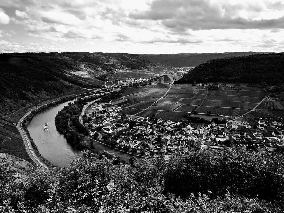 Erinnerung an die schreckliche Zeit: Rundgang in Bruttig-Fankel mit 50 Teilnehmern