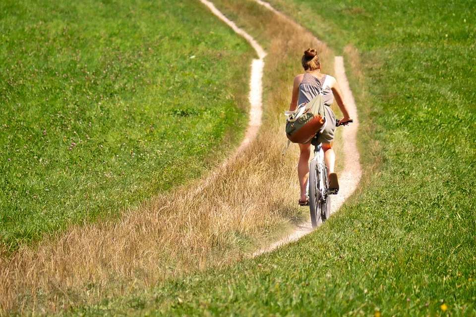 Fahrradfahrerin in Vechelde von Mercedes erfasst – Glück im Unglück!