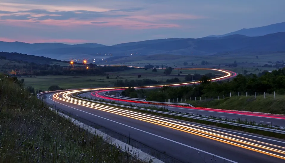 Falschfahrer auf der A39: Polizei sucht Zeugen nach gefährlichem Unfall