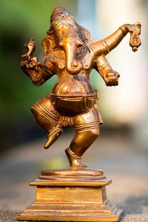 Festlicher Glanz: Vinayaka Chaturthi in voller Pracht gefeiert