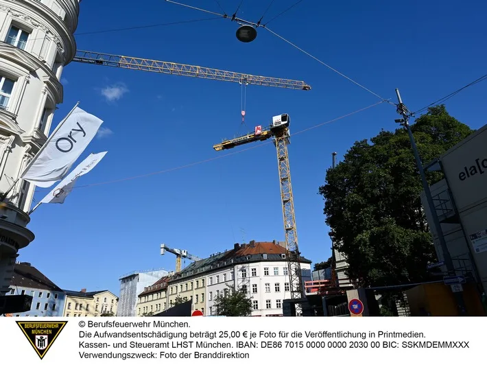 Feuerwehr München in Alarmbereitschaft: Zwei Baukräne drohen zu stürzen!