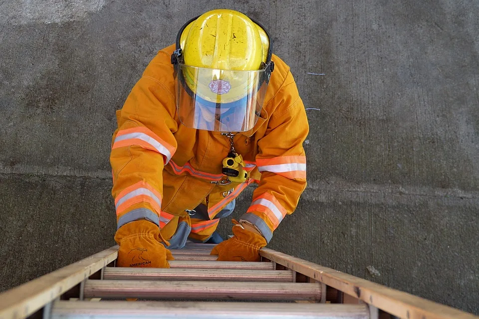 Feuerwehr im Großeinsatz: Gefahrstoff-Austritt in Neuerburg!