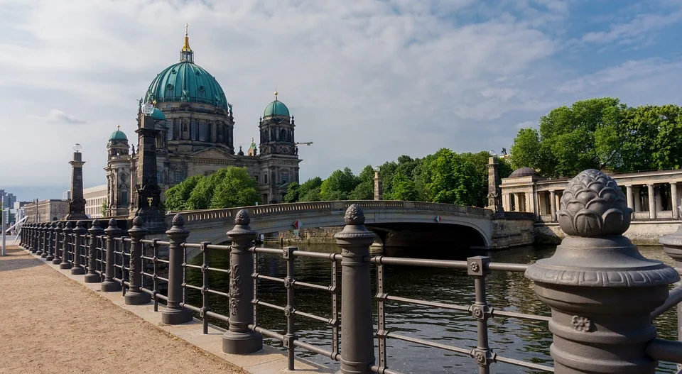 Gewinnen Sie ein Buch über Berlins Liebeskrise – Jetzt mitmachen!