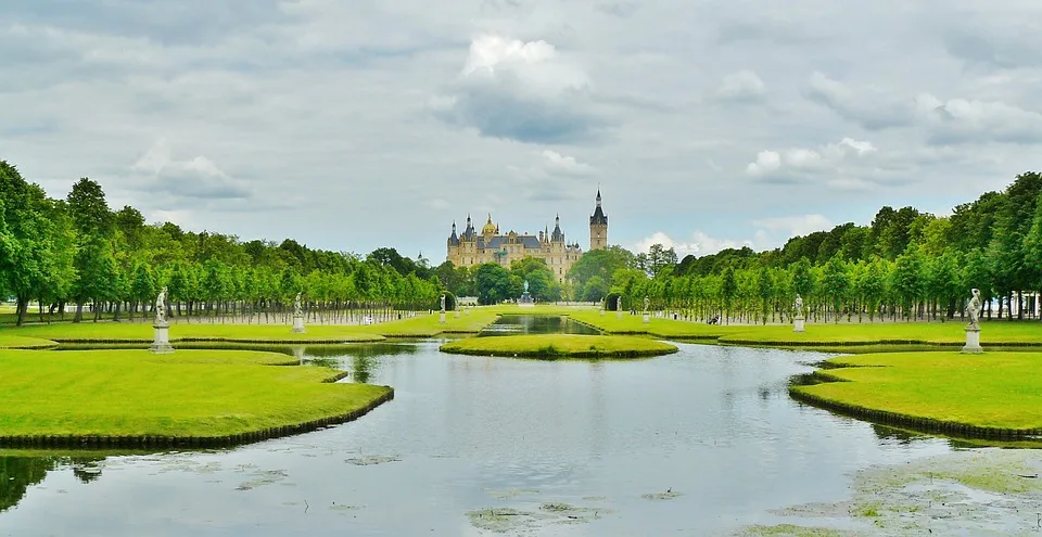 Heimatschutzregiment 4: Zeremonie im Schweriner Schlossgarten am 17. September