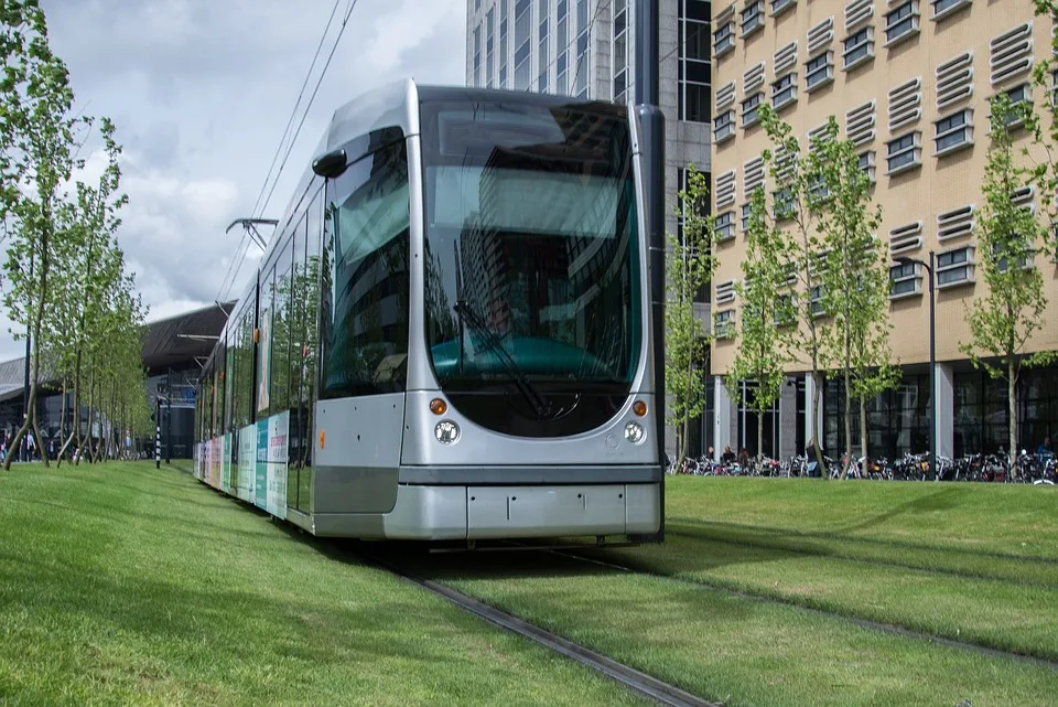 Historische Mettmanner Straßenbahn kehrt in düsseldorfer Betriebshof zurück