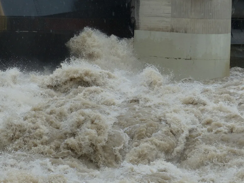 Hochwasser-Alarm in Sachsen: Stufe 4 droht – So bereiten sich Bürger vor!