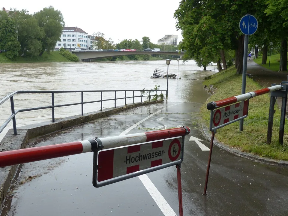 Hochwasseralarm: Elbfähren stellen Betrieb ein – Görlitz bleibt ruhig!