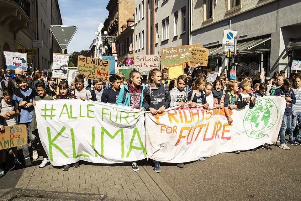 Klimaaktivisten im Fokus: Prozess um Ölpumpstationen beginnt in Neubrandenburg!