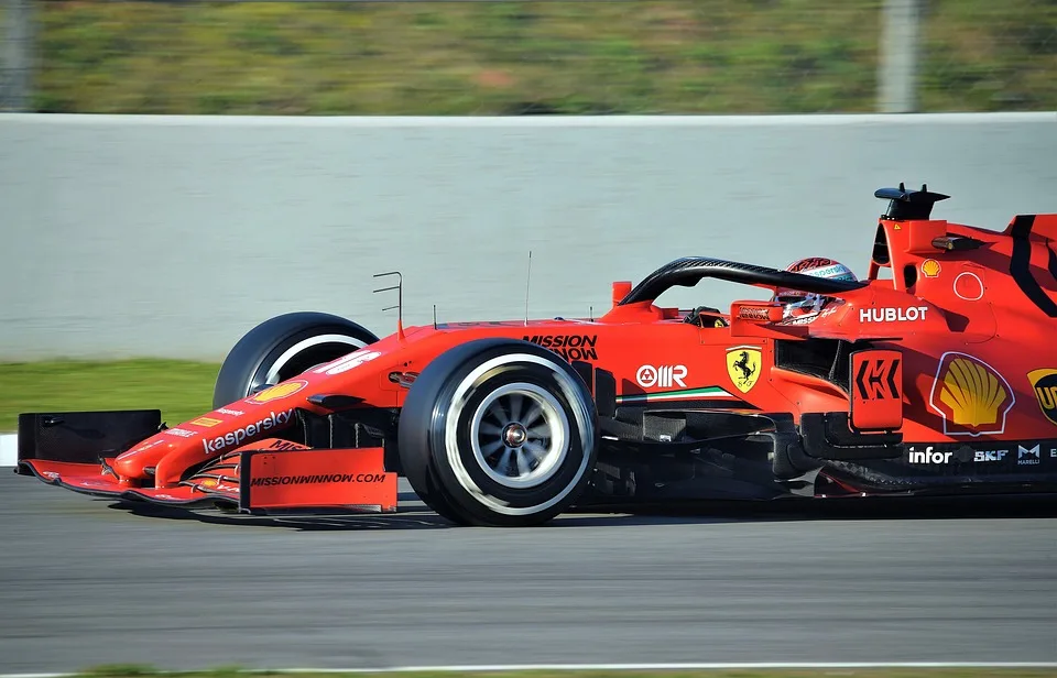 Leclerc erneut auf Pole! Ferrari-Duo zielt auf Sieg in Baku