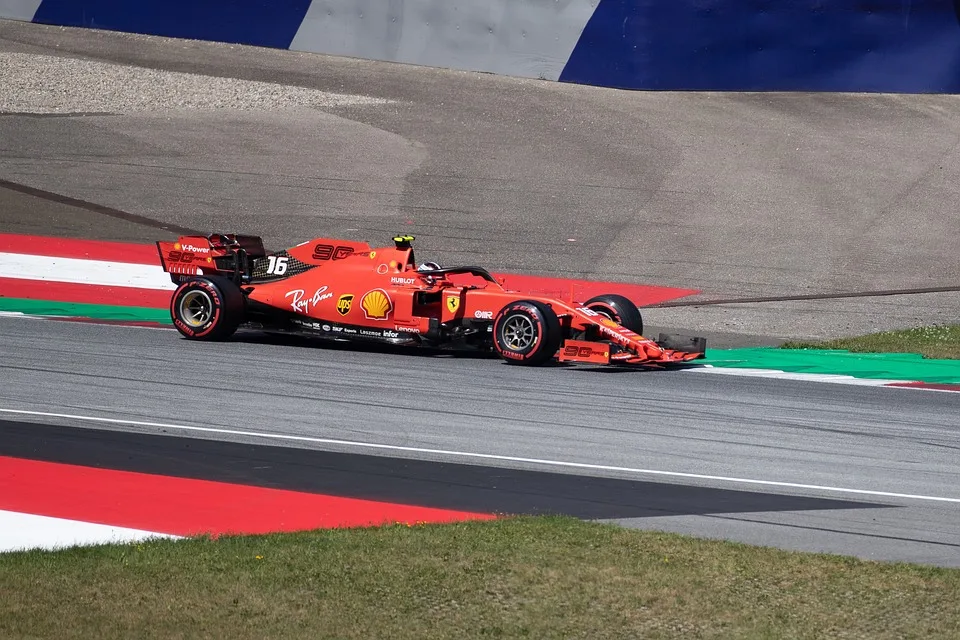 Leclerc glänzt in Baku: Ferrari-Pilot jagt neuen Triumph!