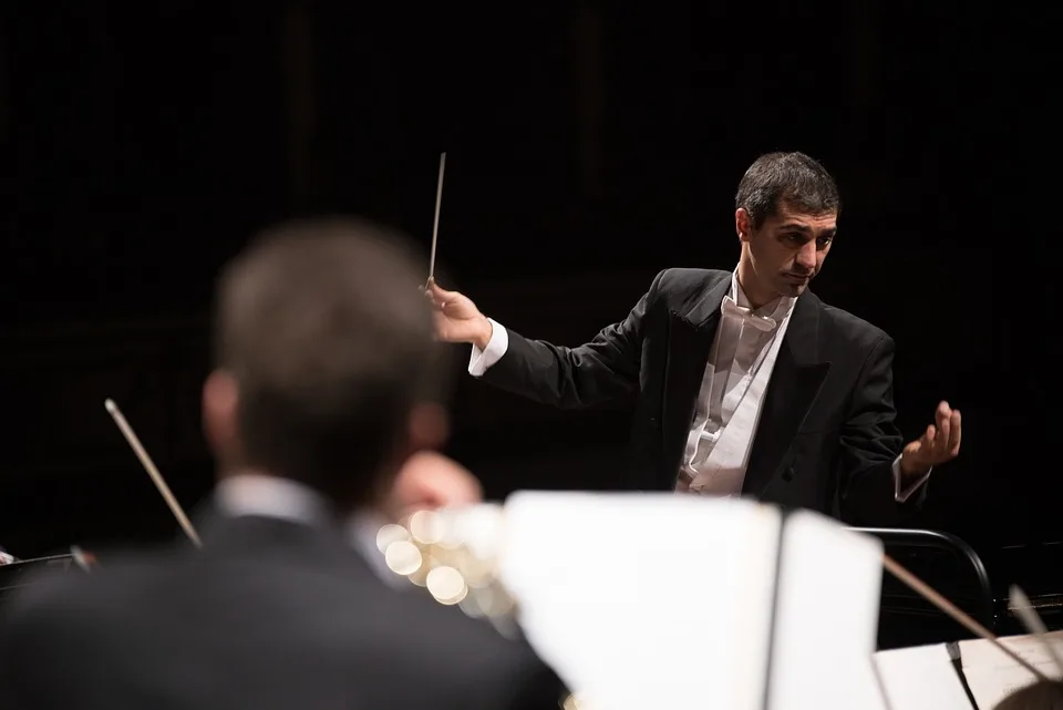 Mälkki begeistert in Luzern: Staatskapelle Berlin toppt Wiener Philharmoniker!