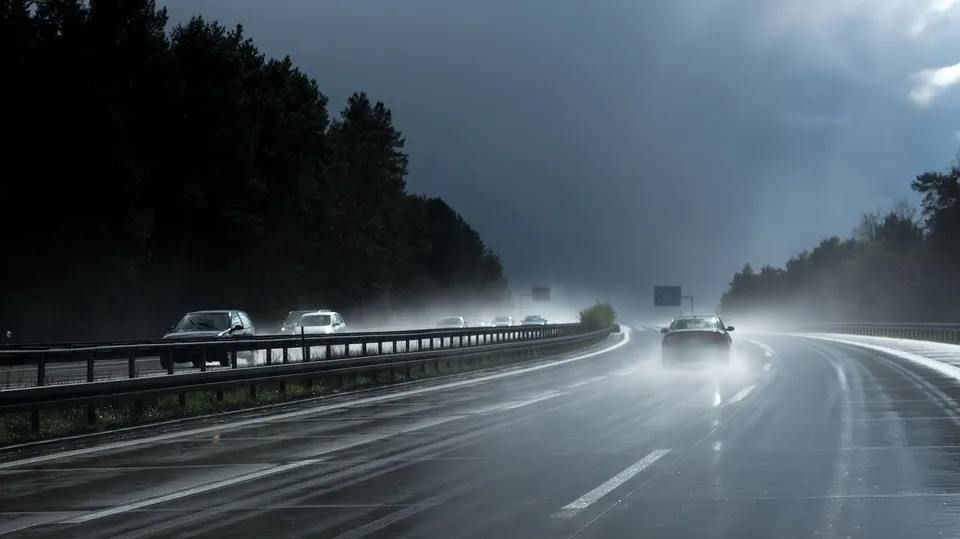 Mehrere Aquaplaning-Unfälle auf Rheinhessens Autobahnen