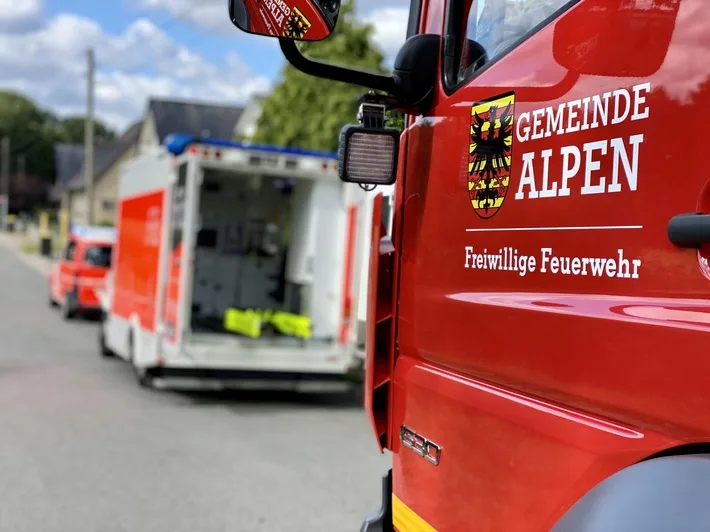 Mountainbike-Unfall in Alpen: Feuerwehr unterstützt Rettungsdienst