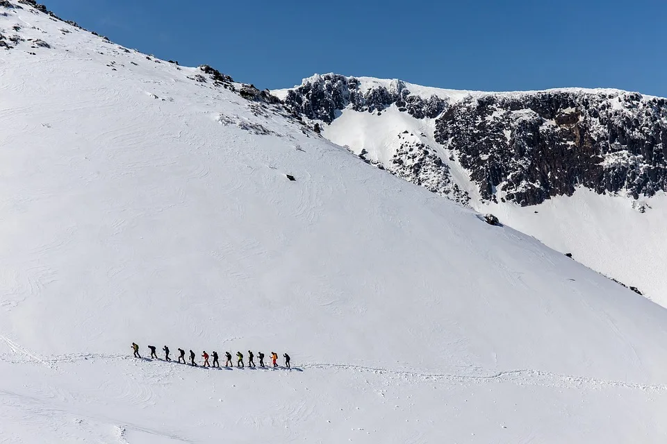 Neuer Kletterturm macht Schulpausen an der Schule am Scheffelberg zum Hit!