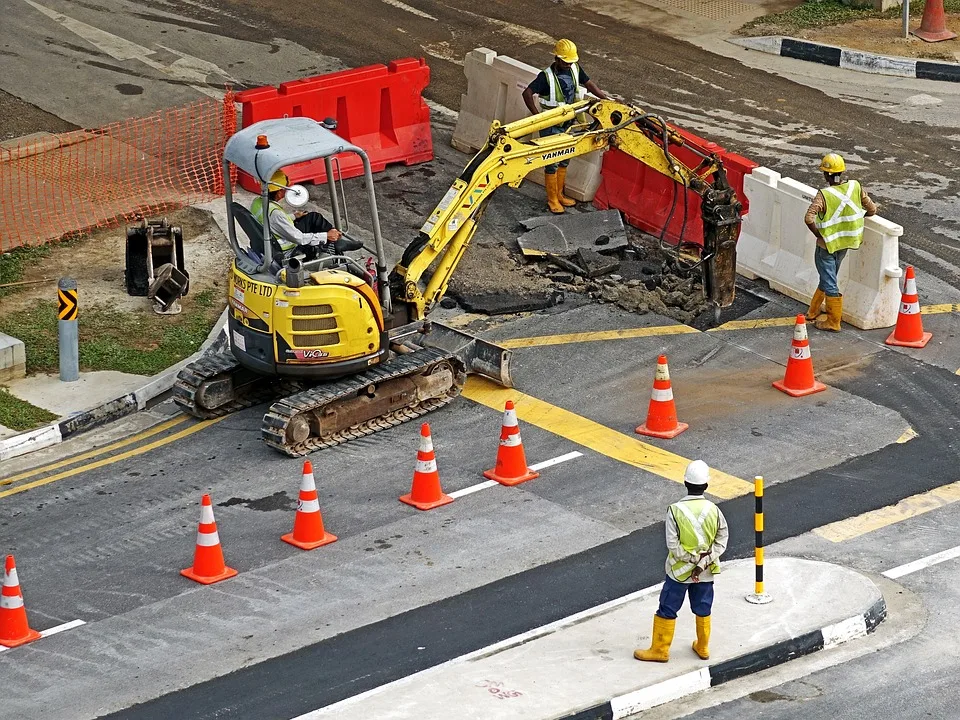 PKW-Anschlag auf Baustelle: Arbeiter verletzten und Autofahrer flieht!