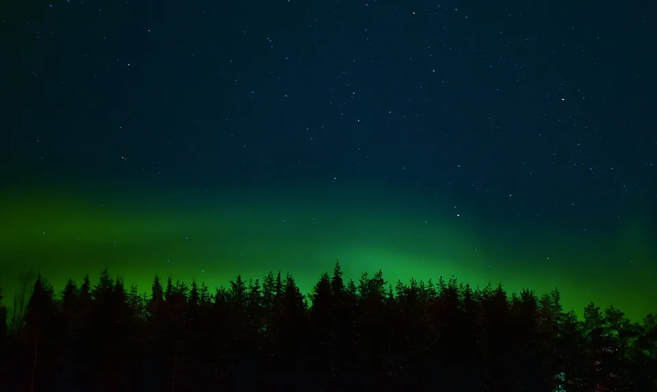 Polarlichter über Deutschland: Ein magischer Himmel voller Farben!