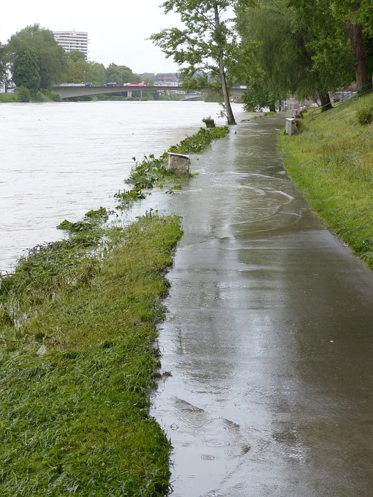 Regen-Chaos in München: Isar meldet Hochwasser – So schlimm wird s!