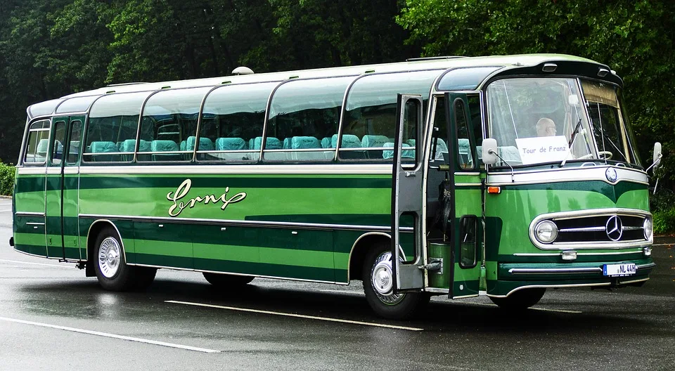 Reisebus-Unfall auf A38: Verletzter und Chaos im Morgenverkehr!