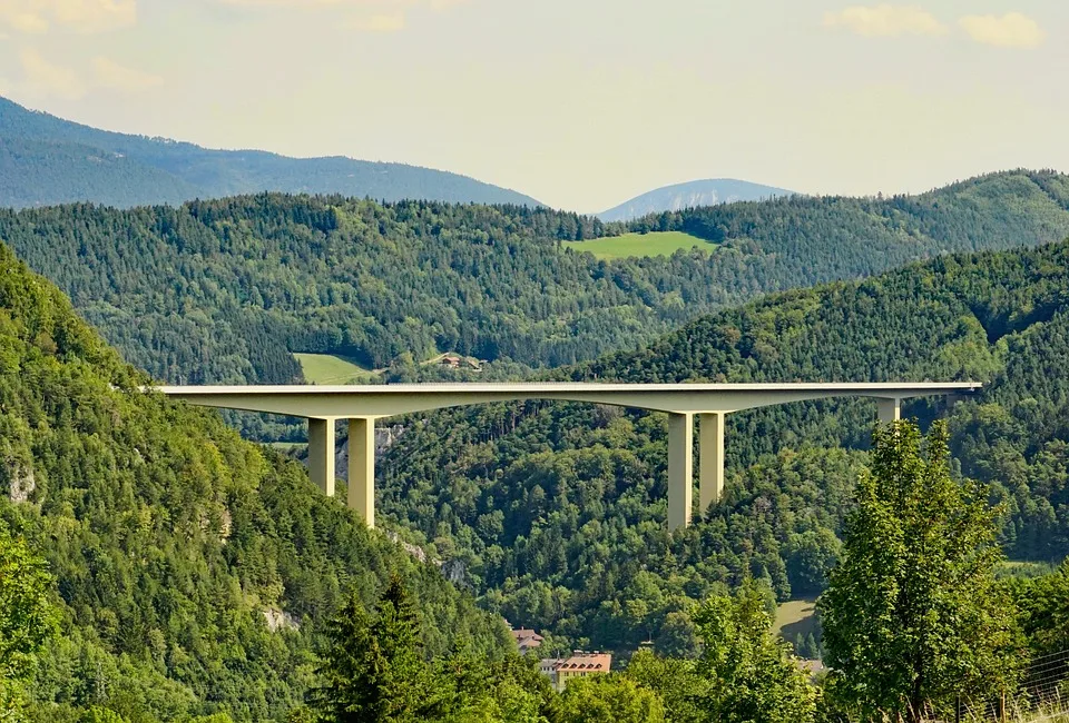 Risiko auf der Autobahn: Drogen- und Alkoholunfälle gefährden Verkehr