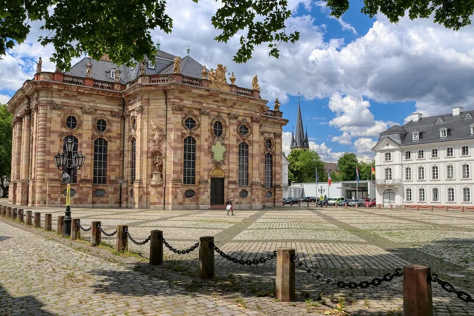 Saarbrücken feiert Eröffnung des „Haus des Döners“ mit Ein-Cent-Aktion!