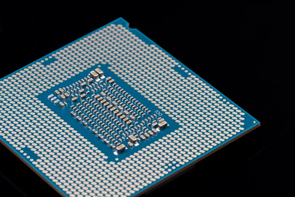 Staatshilfen für Intel: Chipfabrik in Polen gesichert – doch Magdeburg wackelt!