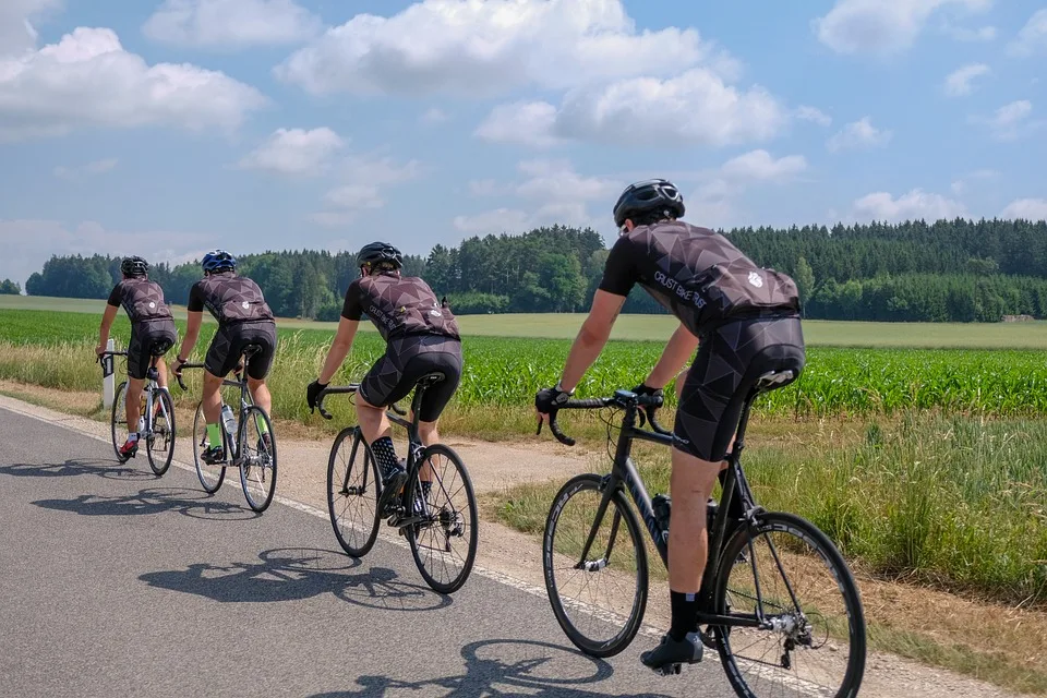 Stürze beim Cyclassics-Rennen in Hamburg: Profis starten verspätet