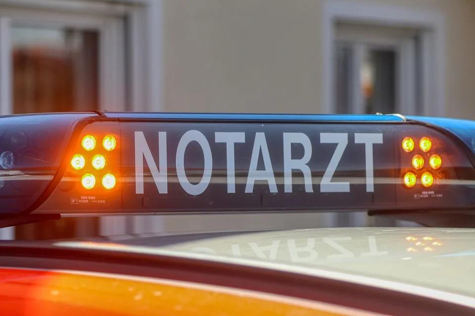 Verkehrsunfall mit Fahrerflucht: Polizei sucht Zeugen in Friesoythe