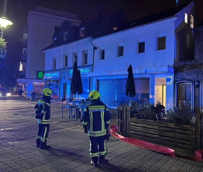 Zwei Wohnungsbrände in Oberhausen: Feuerwehr im Dauereinsatz