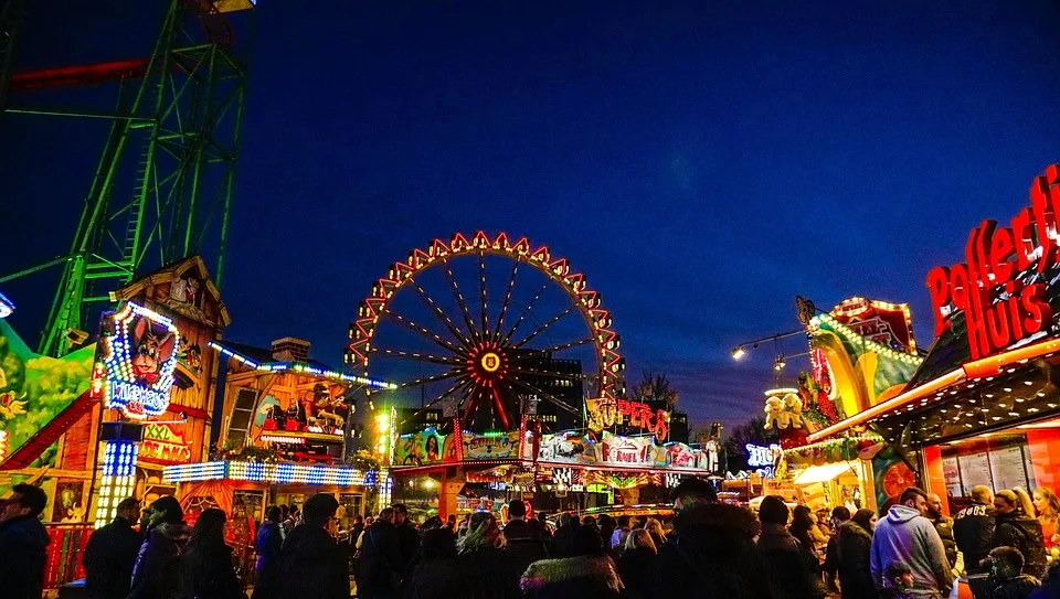 „Lehner Kirmes begeistert: Neptun und Nixe ziehen die Massen an“